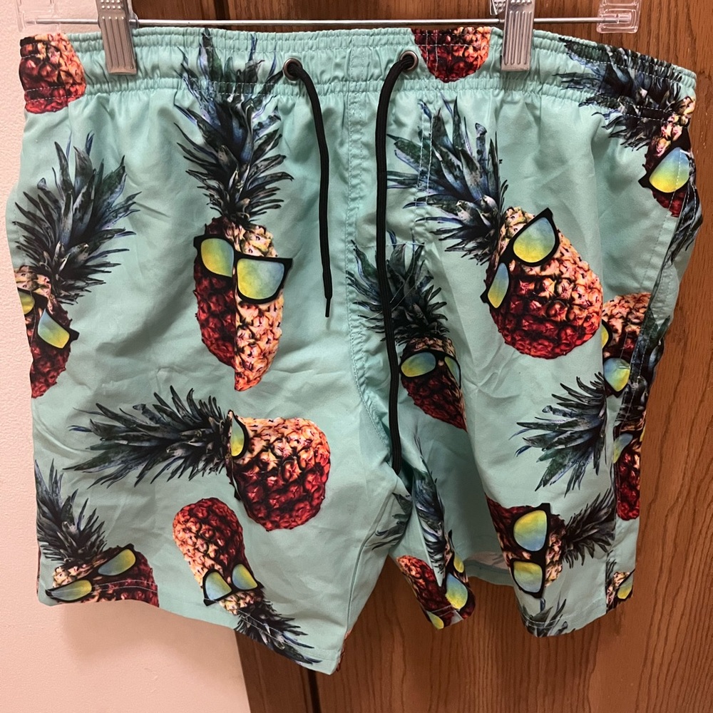 Men’s swim Trucks